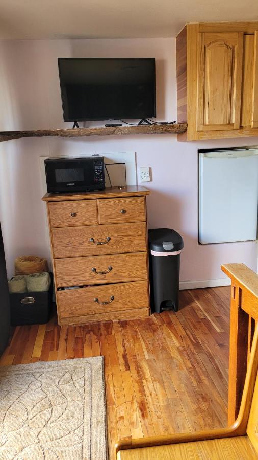 Angel Cottage With A Sauna Or The Cozy With A Jacuzzi Tub, Both Are Studios With A View Of Mount Shasta Eksteriør billede