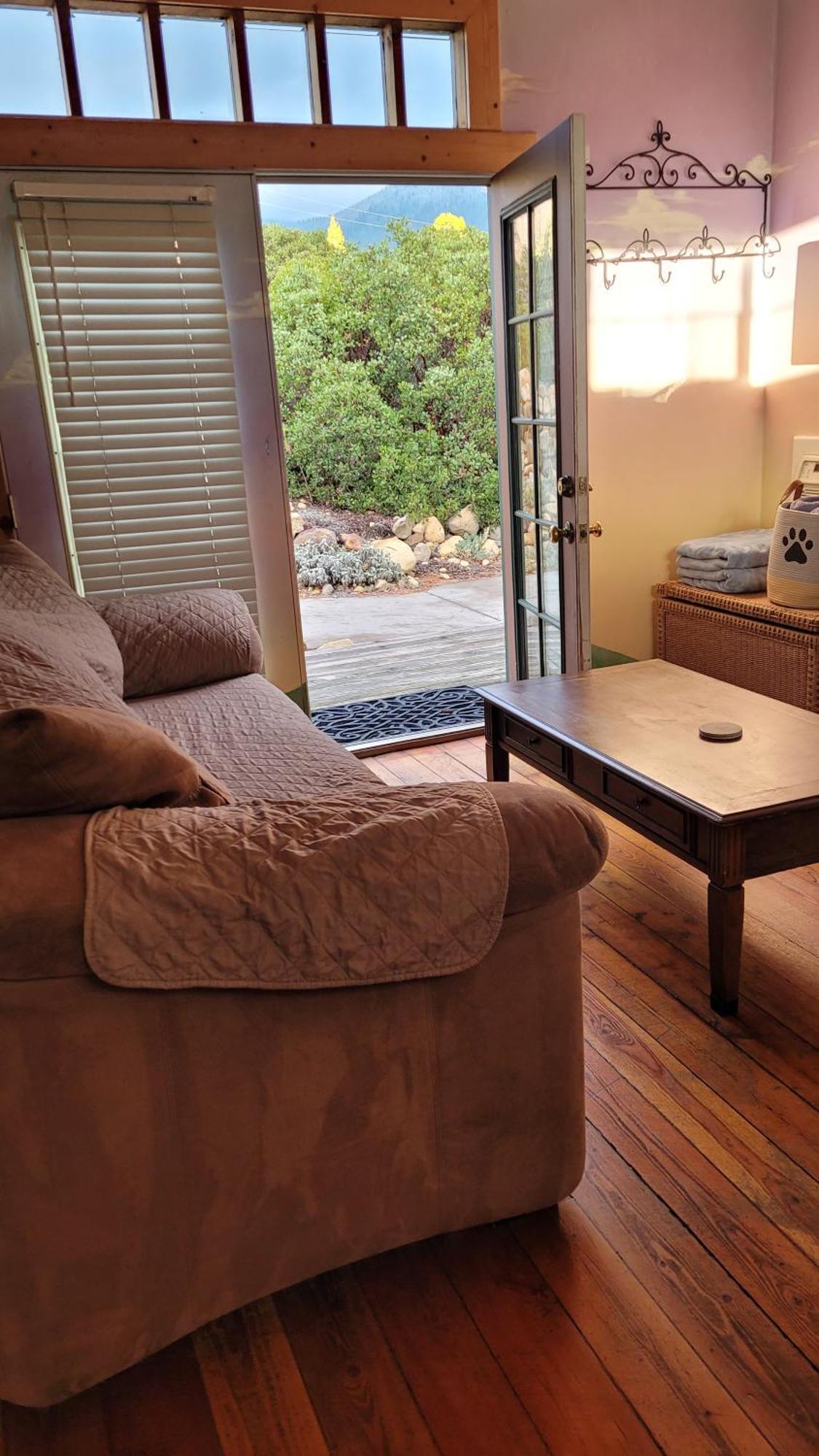 Angel Cottage With A Sauna Or The Cozy With A Jacuzzi Tub, Both Are Studios With A View Of Mount Shasta Værelse billede